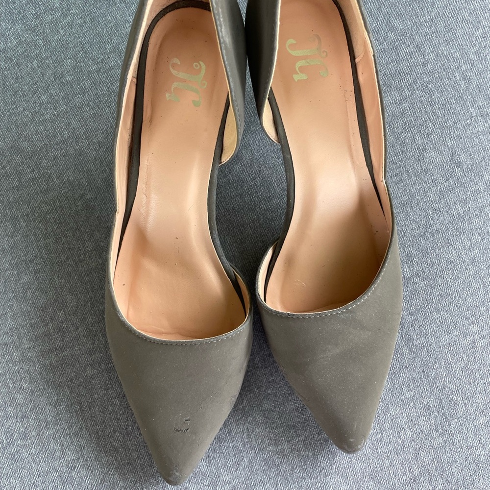 Women’s gray suede heels size 6 - Picture 5 of 8
